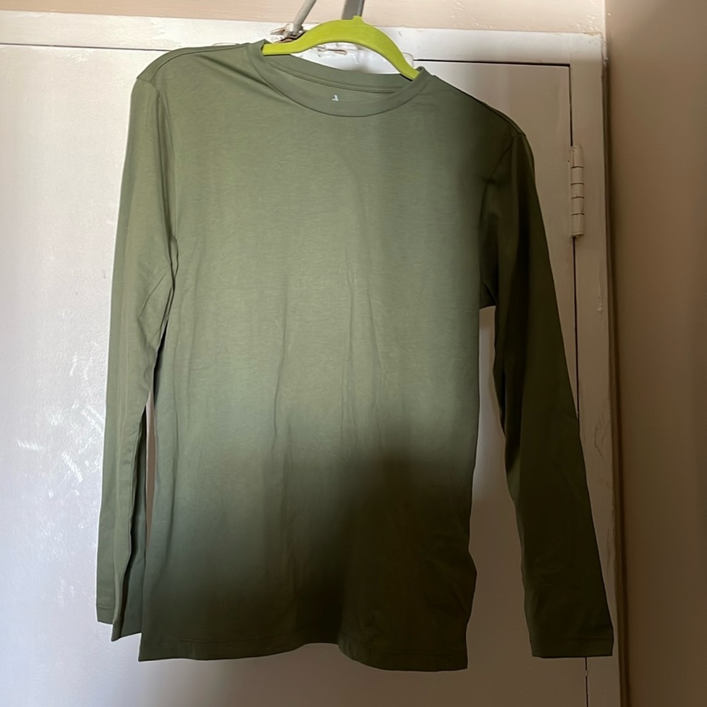 NEW Amazon Boys XXL or Men's Small Green Long Sleeve Tee Shirt